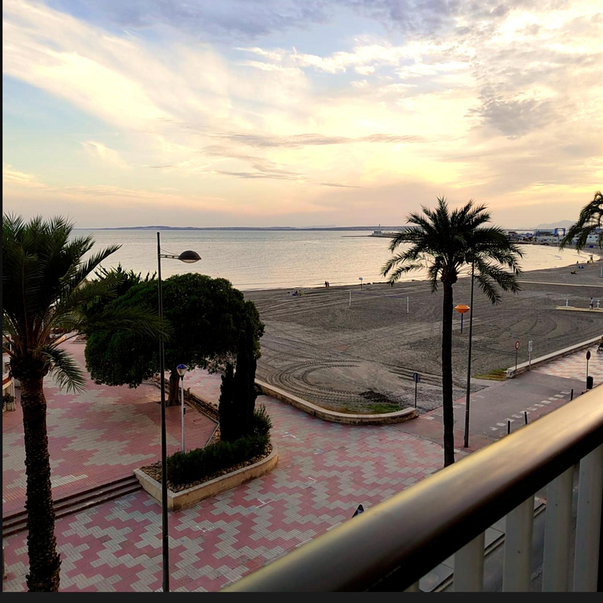 Apartamento Santa Pola Primera Linea De Playa Екстериор снимка